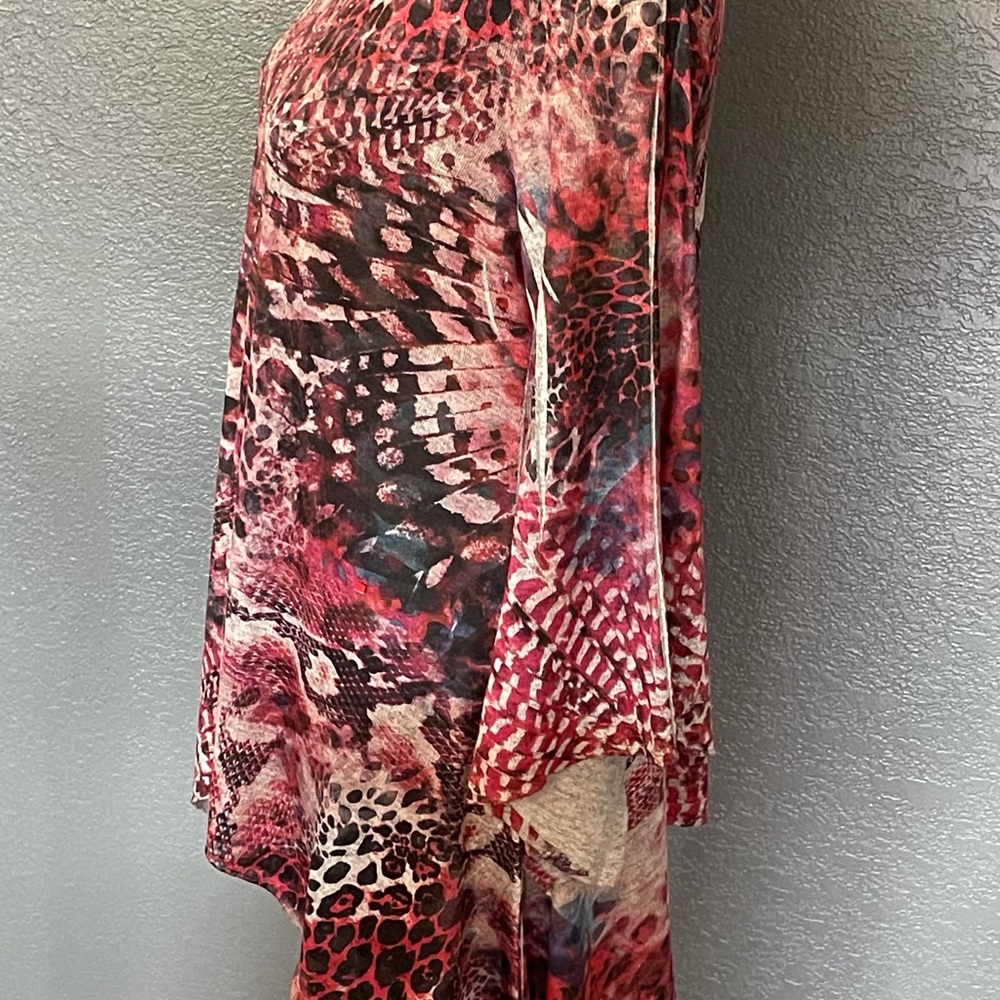 ⭕️Live and let Live, Stylish w/ jeweled front. S - Picture 3 of 7